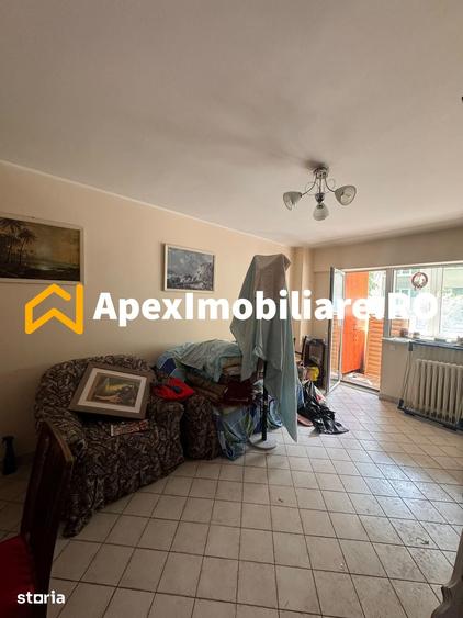 Apartament cu 3 camere decomandat în Drumul Taberei
