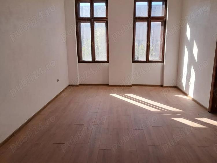 Spațiu comercial, de 60 mp, în Traian