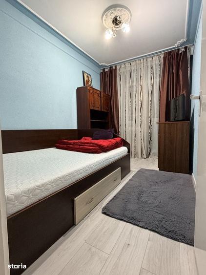 Apartament cu 3 camere decomandat în Alexandru cel Bun