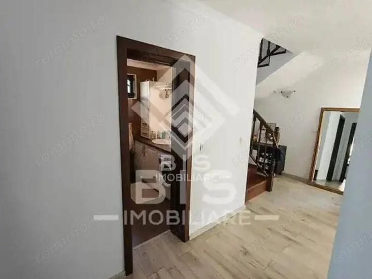 Casă cu 5 camere cu Teren 3500 Mp în Nord