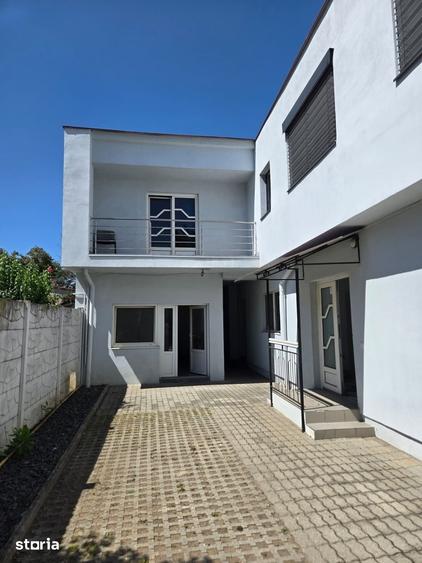 Casă cu 8 camere cu Teren 500 Mp în Elisabetin