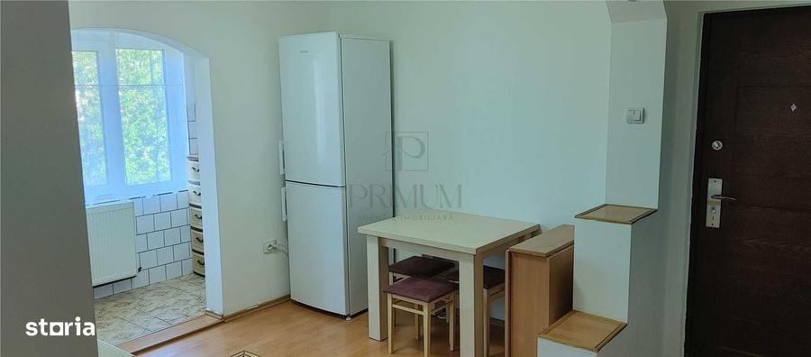 Apartament cu 2 camere decomandat în Soarelui
