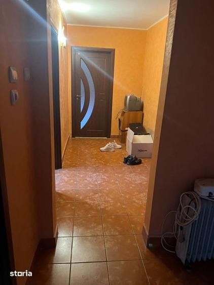 Apartament cu 2 camere, mobilat în Calea București