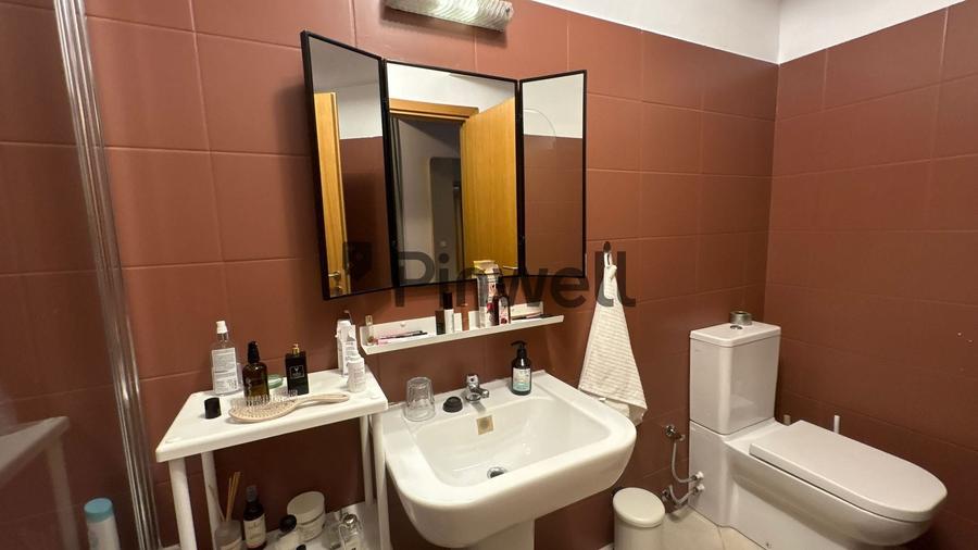 Apartament cu 3 camere semidecomandat, mobilat în Nord