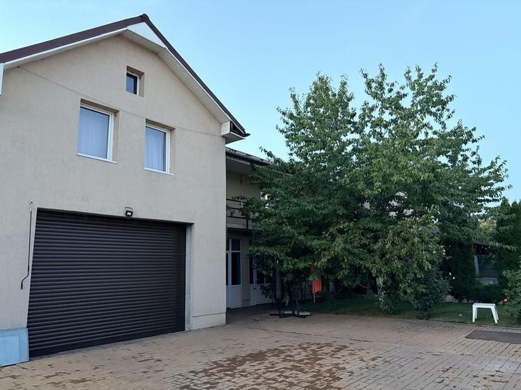 Casă cu 4 camere în Exterior Vest
