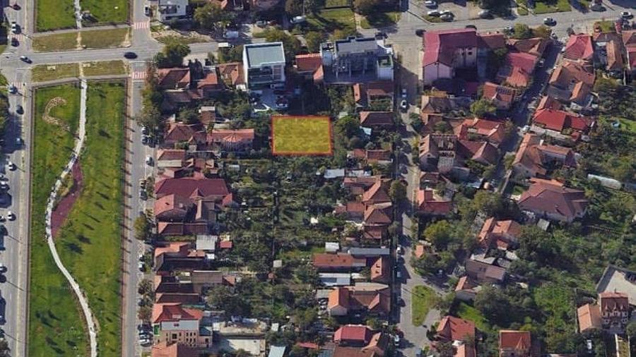 Teren intravilan în Iosia