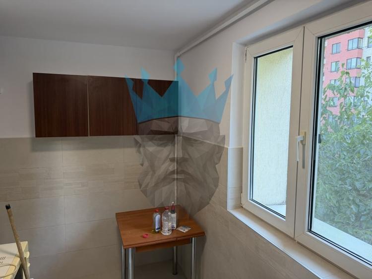 Apartament cu 3 camere semidecomandat, mobilat în Parcul Circului