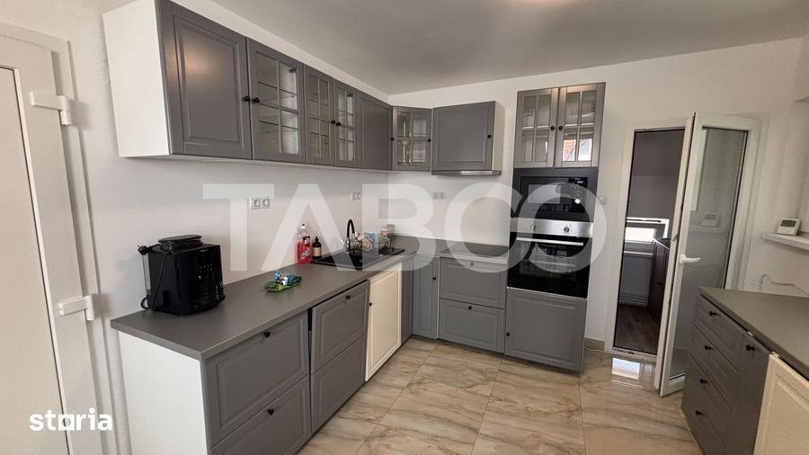 Apartament cu 3 camere decomandat, mobilat în Șura Mare