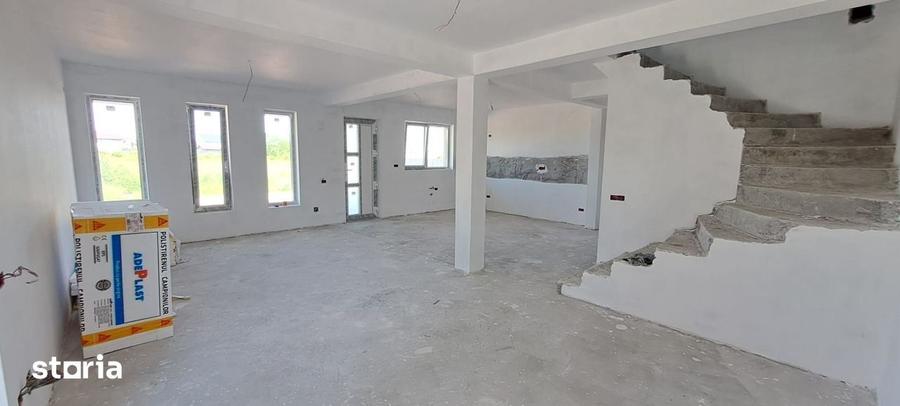 Casă cu 4 camere cu Teren 415 Mp în Dragomirești-Vale