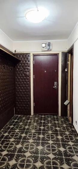 Apartament cu 3 camere decomandat în Drumul Taberei