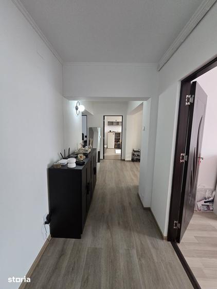 Apartament cu 4 camere în Mărăței