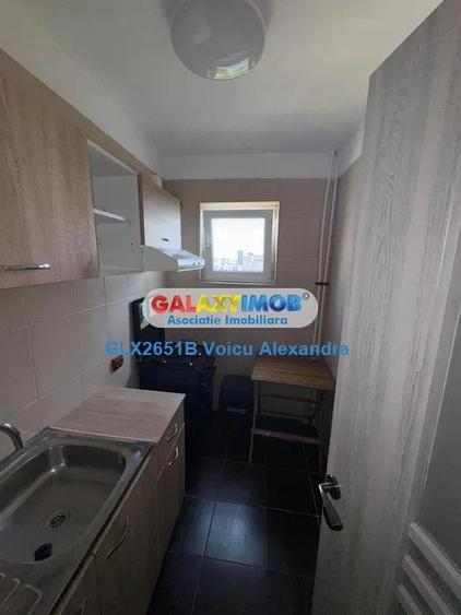 Apartament cu 2 camere semidecomandat, mobilat în Berceni