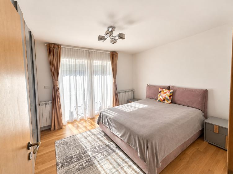 Apartament cu 3 camere decomandat, mobilat în Torontalului