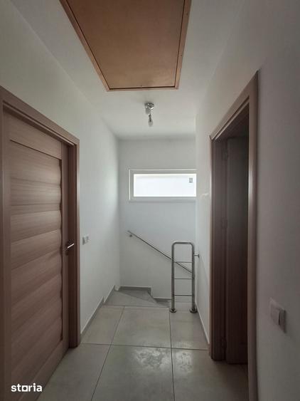 Casă cu 4 camere cu Teren 190 Mp în Domnești