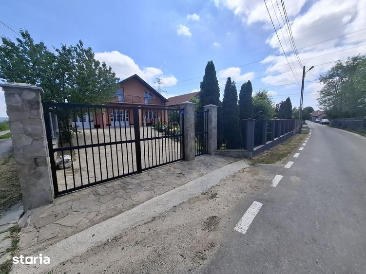 Casă cu 4 camere cu Teren 1000 Mp în Letea Veche