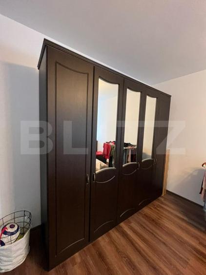 Apartament cu 3 camere semidecomandat, mobilat în Florești