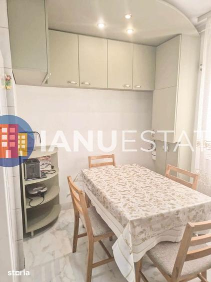 Apartament cu 3 camere decomandat în Berceni