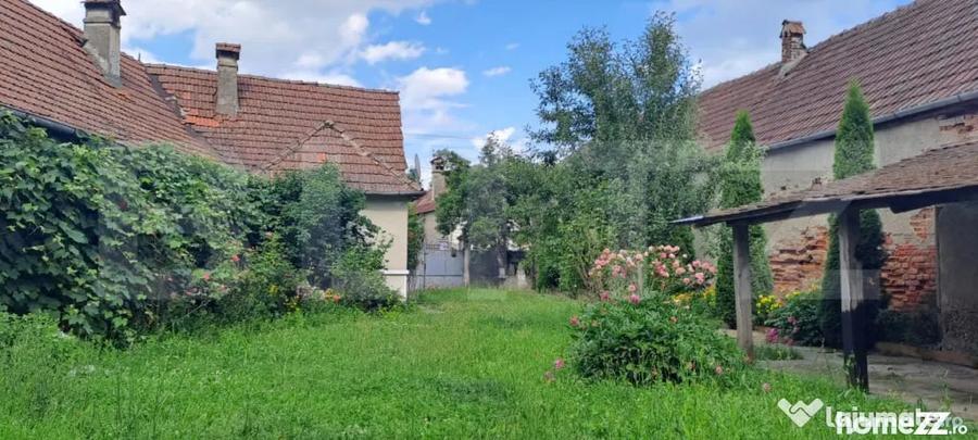 Casă cu 5 camere cu Teren 500 Mp în Berivoi