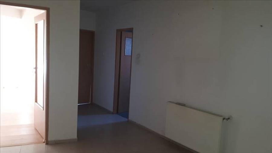 Apartament cu 3 camere decomandat, mobilat în Bălcescu