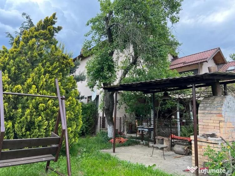 Casă cu 6 camere în Vulcana-Pandele