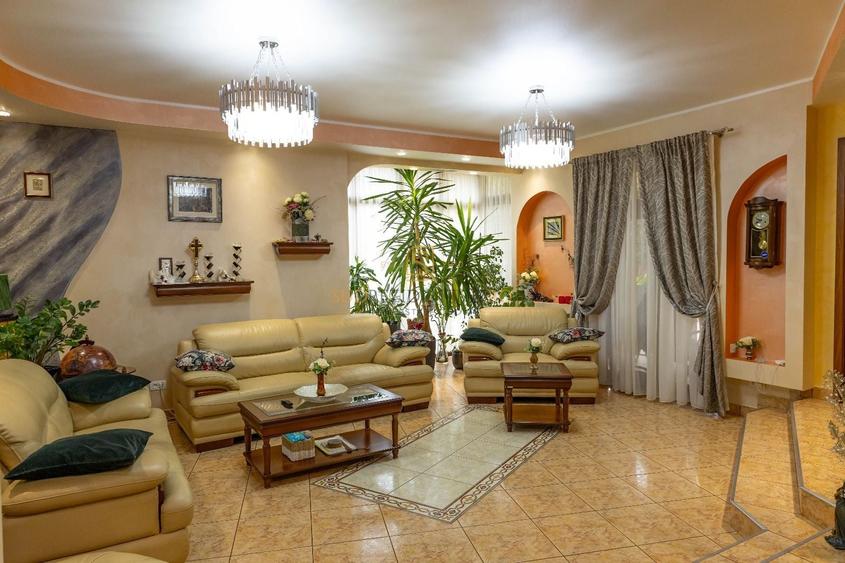 Casă individuală cu 6 camere cu Piscina în Sud-Est