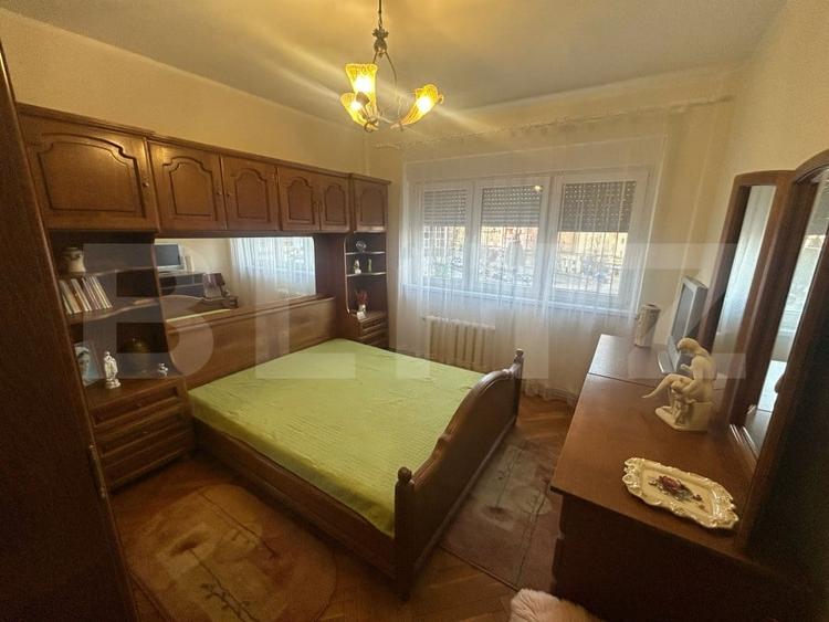 Apartament cu 3 camere decomandat, mobilat în Cetate