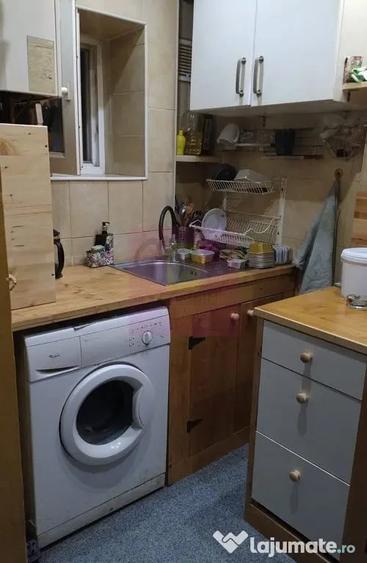 Apartament cu 2 camere semidecomandat în Baba Novac
