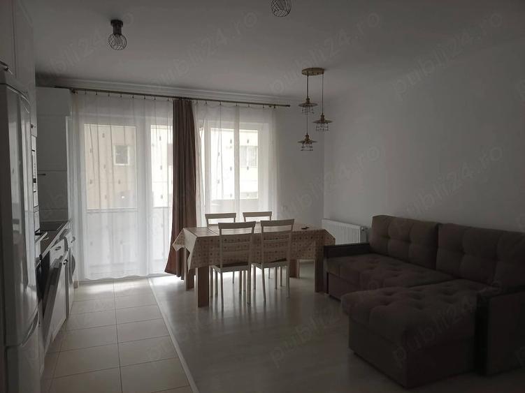 Apartament cu 3 camere semidecomandat în Iris