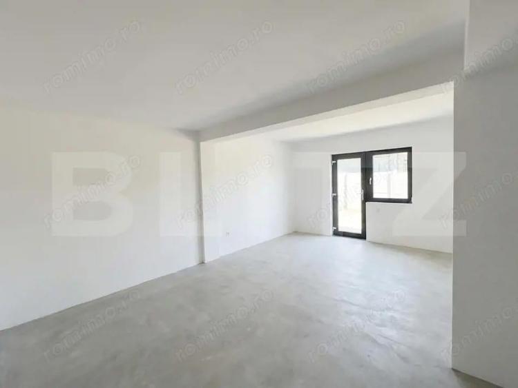 Casă cu 7 camere cu Teren 329 Mp în Central