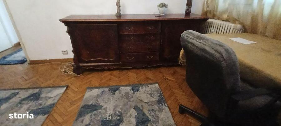 Apartament cu 2 camere semidecomandat în 1 Mai