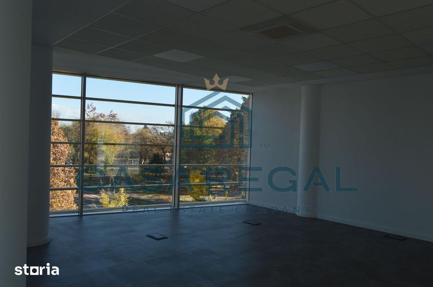 Spațiu comercial, de 160 mp, în Cantemir