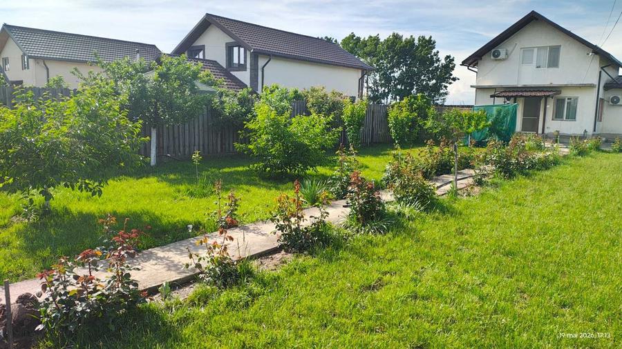 Casă cu 4 camere în Mânăstioara