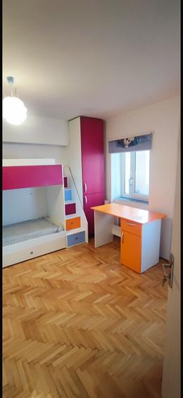 Apartament cu 3 camere decomandat în Dacia