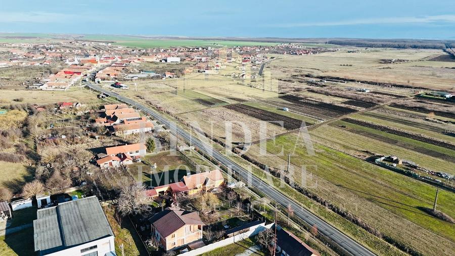 Teren Construcții intravilan de 1500 mp, în Pișchia