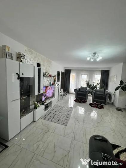 Casă cu 4 camere cu Teren 720 Mp în Satu Nou de Sus