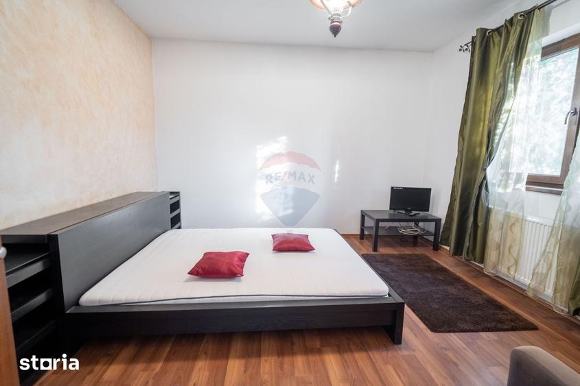 Casă cu 5 camere cu Teren 500 Mp în Brănești