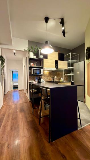 Apartament cu 4 camere decomandat, mobilat în Universitate