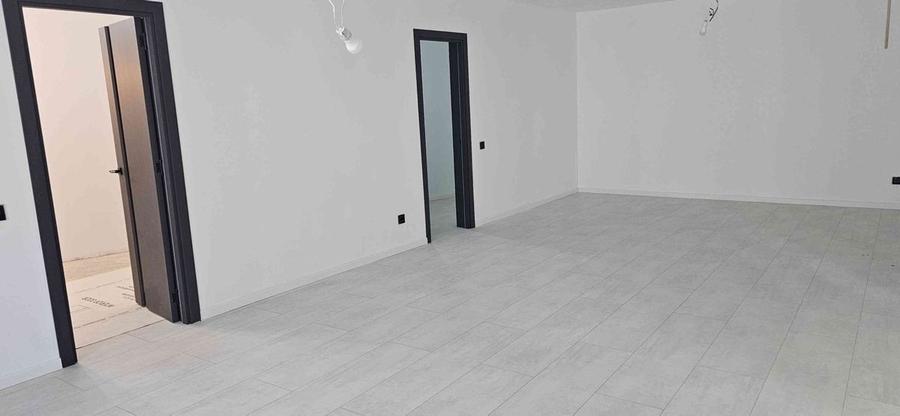 Casă individuală cu 4 camere cu Canalizare în Tineretului
