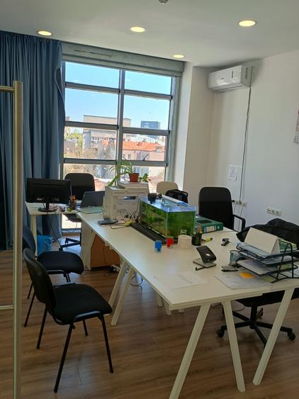 Birou, de 256 mp, în Unirii