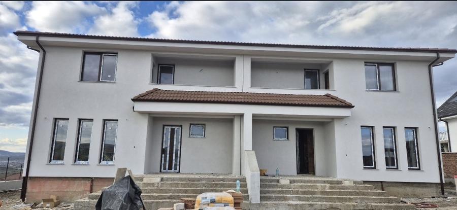Duplex cu 4 camere cu Canalizare în Dezmir