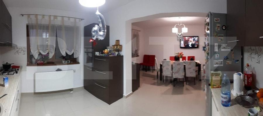 Casă individuală cu 12 camere cu Garaj în Florilor