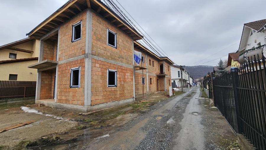 Duplex in Floresti , zona Primariei - 1