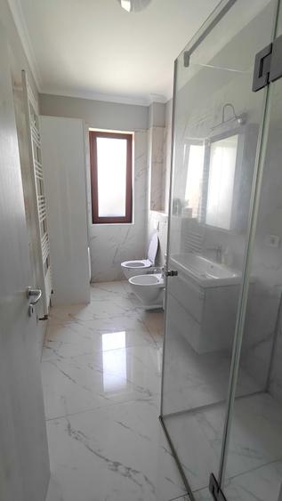 Apartament cu 2 camere semidecomandat în Giroc