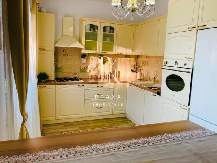 Duplex cu 4 camere cu Piscina în Florești