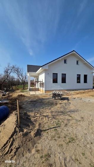 Casă cu 3 camere cu Teren 800 Mp în Viile Satu Mare