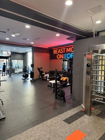 Spațiu comercial, de 650 mp, în Gara de Est