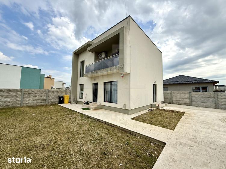 Casă cu 3 camere cu Teren 285 Mp în Malu Mare