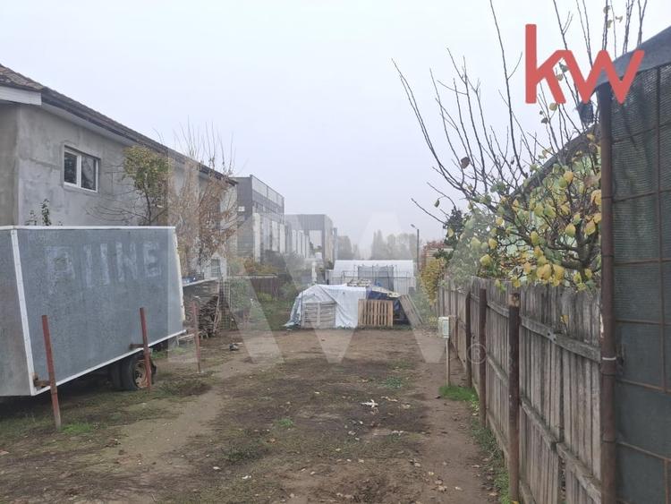 Teren agricol, în Periferie