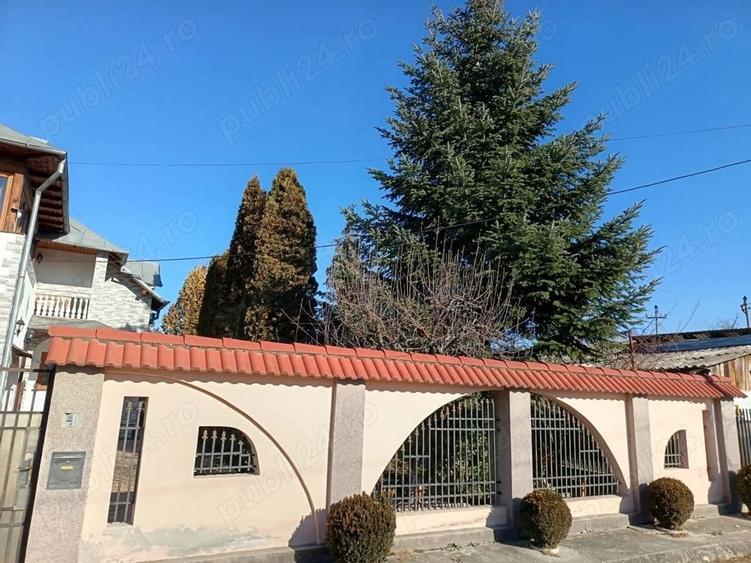 Casă cu 6 camere cu Teren 900 Mp în Pucioasa