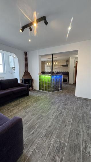 Apartament cu 4 camere decomandat în Central